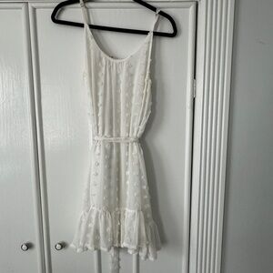 Chic White Sleeveless Dress
